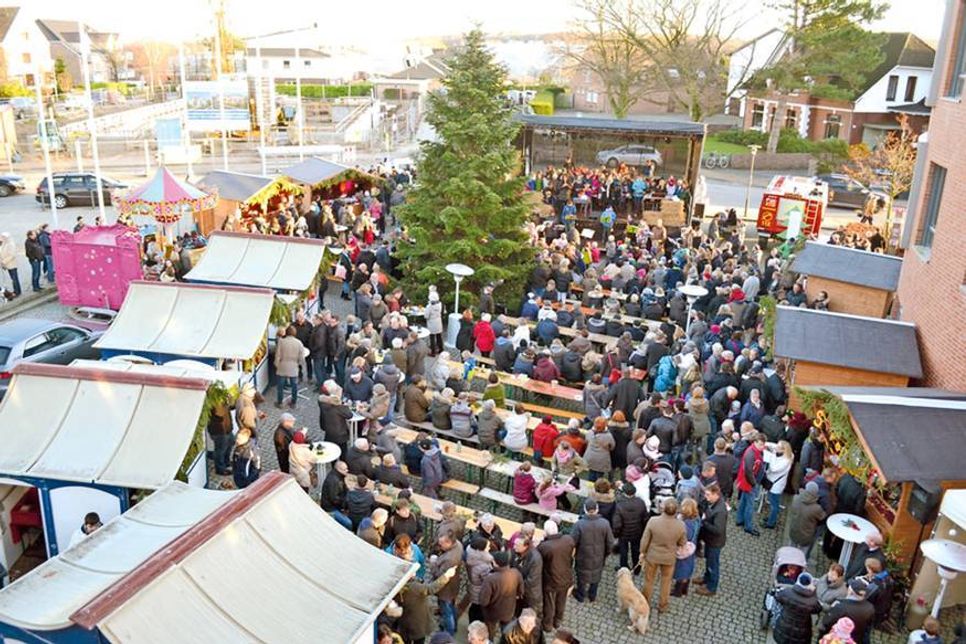 Bereits zum 15. Mal findet der traditionelle Adventsmarkt vor und im Bürgerhaus Scharbeutz statt. (Foto: René Kleinschmidt)