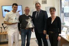 Max Bauche, Matthias Bauche, Bürgermeister Mirko Spieckermann und Andrea Bauche (v. lks.) beim 25-jährigen Firmenjubiläum am 1. März 2020.