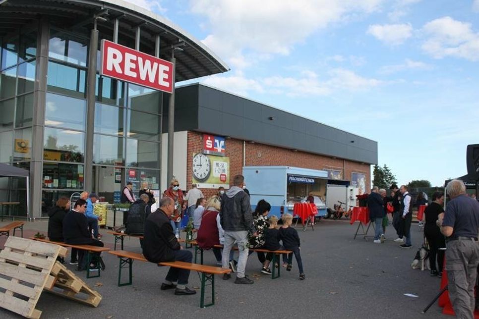 Ab sofort steht der Rewe-Markt in Haffkrug unter der Leitung von Benjamin Haase.