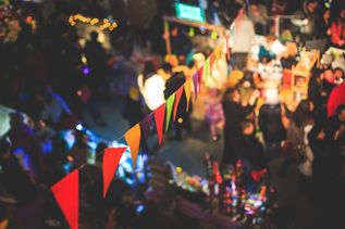 Am 6. Dezember wird im Zelt vom Wintertreff ein kleiner Waldorfbasar mit einem feinen und ausgewählten Waldorfsortiment veranstaltet.