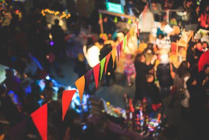 Am 6. Dezember wird im Zelt vom Wintertreff ein kleiner Waldorfbasar mit einem feinen und ausgewählten Waldorfsortiment veranstaltet.