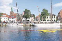 Das Lions-Entenrennen ist eine beliebte Veranstaltung am Neustädter Hafen.
