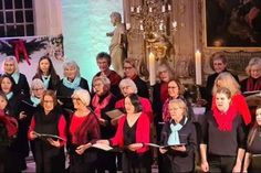 Der Kirchenchor „Dreiklang“, der Gospelchor „Sangena“ und der Kinderchor stimmen musikalisch auf das Weihnachtsfest ein.