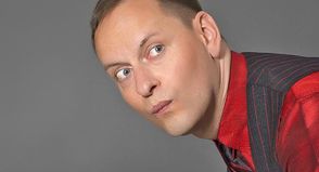 Jo van Nelsen beleuchtet mit „Kabarett im KZ“ ein noch tabuisiertes Thema.