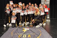 Das Team der Central Dance Academy (CDA) beendet erfolgreich das Jahr.