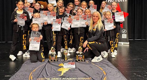 Das Team der Central Dance Academy (CDA) beendet erfolgreich das Jahr.