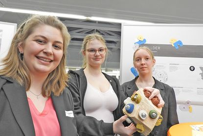 Dass man Klettern auch außerhalb der Boulderhalle trainieren kann, zeigten Lilly Hagedorn, Lara Möller und Laura Sophie Lindenblatt mit ihrem BallDer.