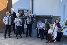 Die Formation „Ulla & Friends & Band“ präsentiert Musik von Johann Strauß bis zu den Beatles.