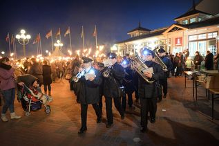 Alle Familien sind eingeladen, ihre Laternen mitzubringen und gemeinsam durch Grömitz zu ziehen.