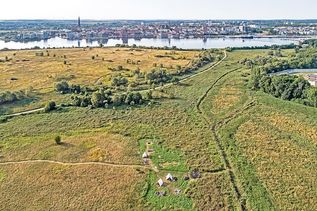 Auf den Spuren: Luftbild des Seehandelsplatzes.