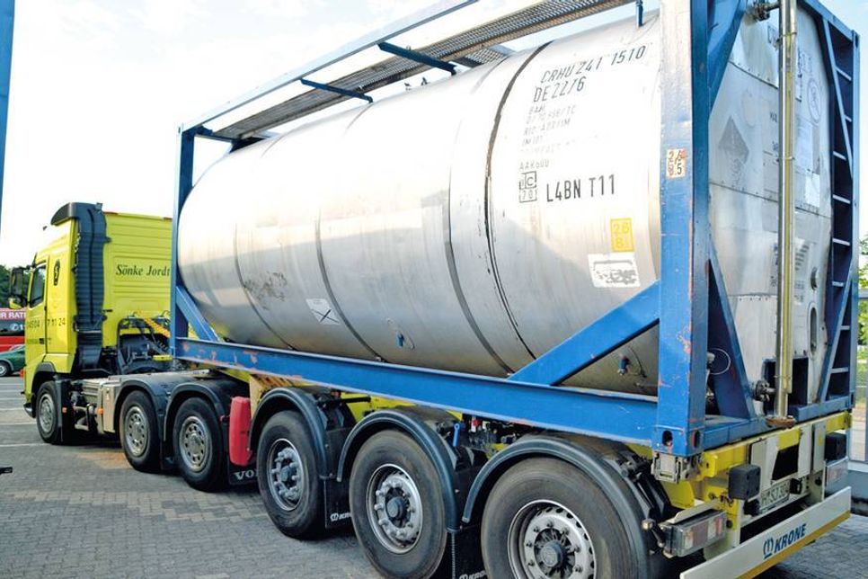 Stolze 24.000 Liter Wasser passen in den Tank. Eine enorme Hilfe bei Löscheinsätzen in wasserentlegenen Gegenden. Fotos: Kleinschmidt