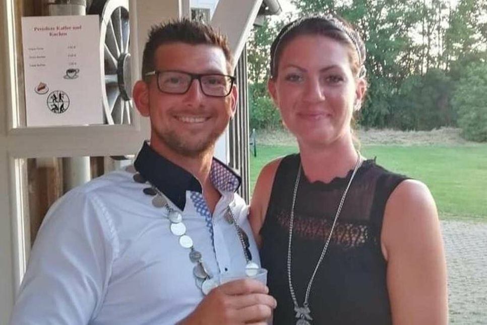 Amtierender Schützenkönig Hendrik, der I. mit seiner Königin Vanessa.