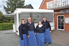 Das Team der Lensahner-Hof-Schlachterei Suhr mit Inhaber Christian Suhr (re.).