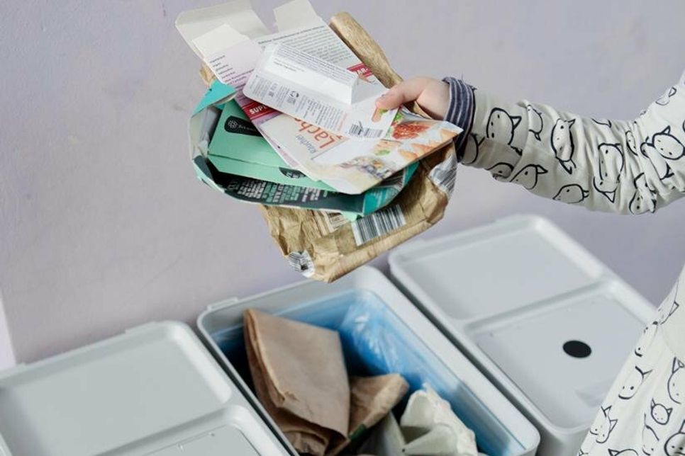 Papier kann zehn- bis 25 mal recycelt werden: Schon in der Grundschule sollten Kinder verstehen, warum wir Müll trennen. (Foto: Initiative „Mülltrennung wirkt“/ Steffen Jagenburg)