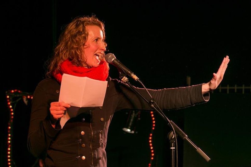 Die Poetry-Slammerin Monika Mertens.