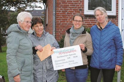 Freuen sich über die Dankeschön-Spende zur Unterstützung des Bücherbus: (v.l.) Christa Jetzek, Karin Horst, Katja Kochanowski und Verena Nitsch