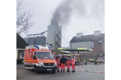 Über 100 Feuerwehrkräfte waren am vergangenen Montag bei dem Brand in einem Silo in Pönitz im Einsatz. (Foto: Pönitz TV)