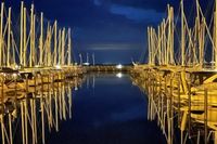 Die wunderbare blaue Stunde am Grömitzer Yachthafen, fotografiert von Martina Schwefel.