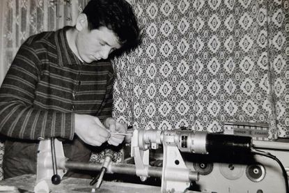 Schon als Jugendlicher entwarf und bastelte Burghard Pieske Schiffsmodelle.