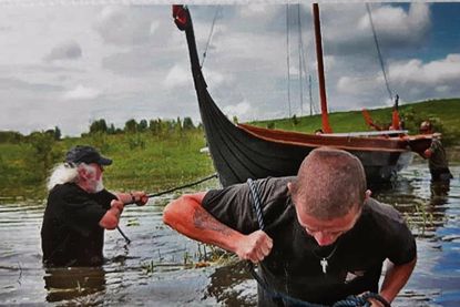 "Wenn wir mit dem Schiff feststecken, müssen wir es mit eigener Kraft von der Untiefe ziehen, sonst geht`s nicht weiter."