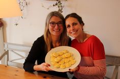Die reporter-Redakteurinnen Gesche Muchow (lks.) und Kristina Kolbe haben auch in dieser Woche wieder ein leckeres Rezept ausprobiert.