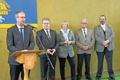 Hans-Peter Zink hielt unter Beisein von Rainer Holtz, Regina Voß, Hans-Alfred Plötner und Volker Weidemann (v. lks.) seine Neujahrsansprache.
