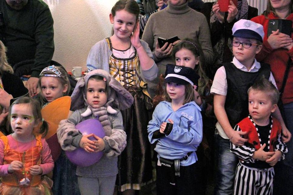 Elfe, Prinzessin, Elefant, Polizistin oder Kapitän ... die Gästeschar am Sonntagnachmittag war vor allem bunt.