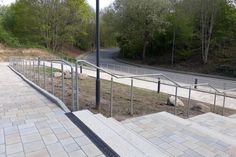 Die neu gestaltete Wegeverbindung von der
"Panoramic"- Anlage zur Pfingstbeek-Promenade.