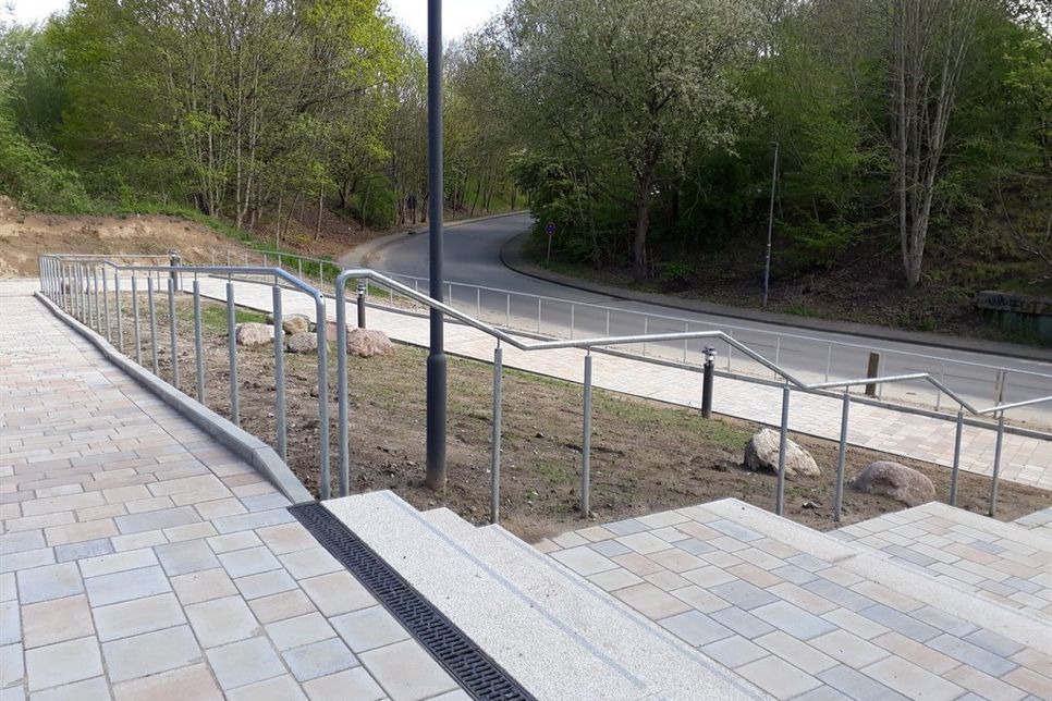 Die neu gestaltete Wegeverbindung von der
"Panoramic"- Anlage zur Pfingstbeek-Promenade.