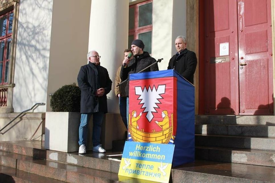 Oleg Beresnev bei seiner Ansprache, die von einem Dolmetscher übersetzt wurde.