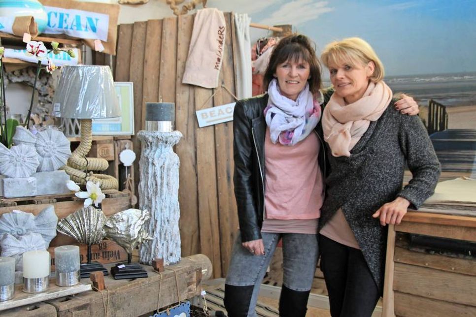 Anke Westermann und Regina Härtel zog es aus der Großstadt an die See. In Dahme verwirklichen sie mit „malAndeRs“ eine Idee, die schon lange in beiden Köpfen gewachsen ist.