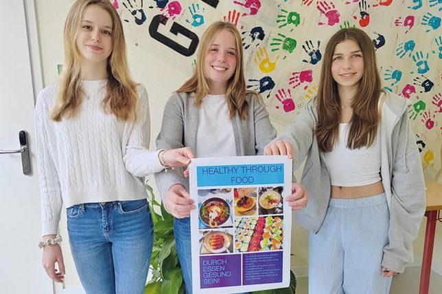 Emelie Rix (links), Greta Hoffmann (Mitte) und Chiara Ehlers haben für ihr Schulprojekt „Healthy through food“ einen Instagram-Account erstellt.