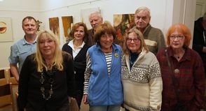 Die Mitglieder der Ausstellungsgemeinschaft Neustadt (v. lks.): Hans-Jörg Schick, Sonja Knoop, Cathrin Schulz-Mirbach, Klaus Ammann, Erika Ammann, Angela Christiansen, Albrecht Zumbruch und Ingrid Maschke.