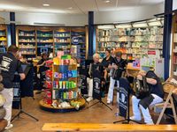 Die Markt-Apotheke wurde mit den Ostseekrabben zum Konzertsaal.