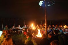 Lagerfeuerabend in der Giga-Jurte.