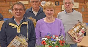 Joachim Uliczka, Christian und Erika Zabel sowie Norbert Tietjens (v.l.) wurden mit der Verdienstnadel in Gold ausgezeichnet.