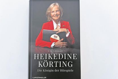 Zum runden Geburtstag ist eine Biografie erschienen: „Heikedine Körting – Die Königin der Hörspiele“ im Langen Müller Verlag von dem Berliner Autor Christian Rodenwald.