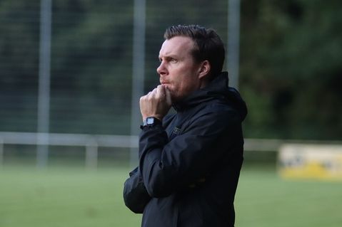 Trainer Dennis Jaacks war nach der schwachen Vorstellung seiner Elf bedient.