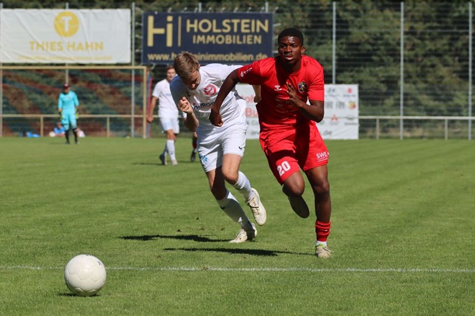 Wenn man kein Glück hat: Noah Odiase hatte bei einem Lattentreffer Pech.