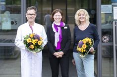 Dr. Ulrike Hammad-Greiff übernimmt als Ärztliche Direktorin am AMEOS Klinikum Oldenburg vom bisherigen Amtsinhaber Dr. Andreas Jakobeit; in der Mitte Krankenhausdirektorin Lena Radtke