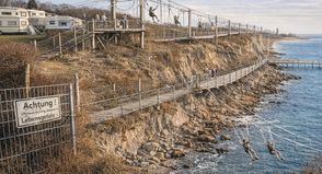 So oder so ähnlich könnte die Attraktion „Tarzan & Jane“ am Uferwanderweg aussehen.(Foto: KI)