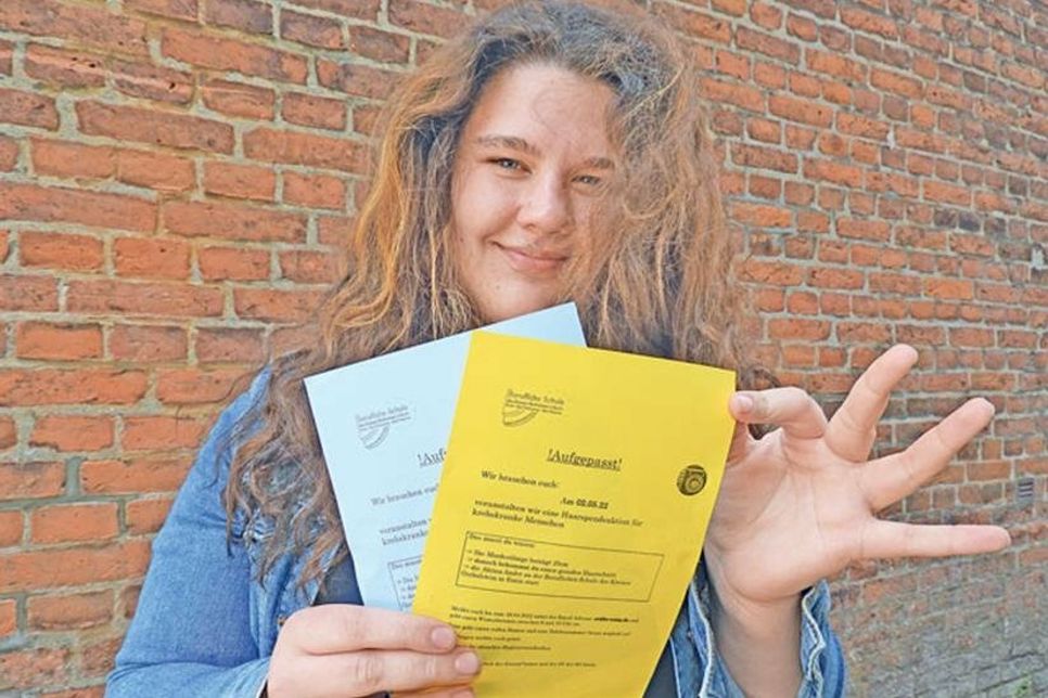 SV-Mitglied Weda Preuß wirbt für die Haarspende-Aktion ihrer Schule.