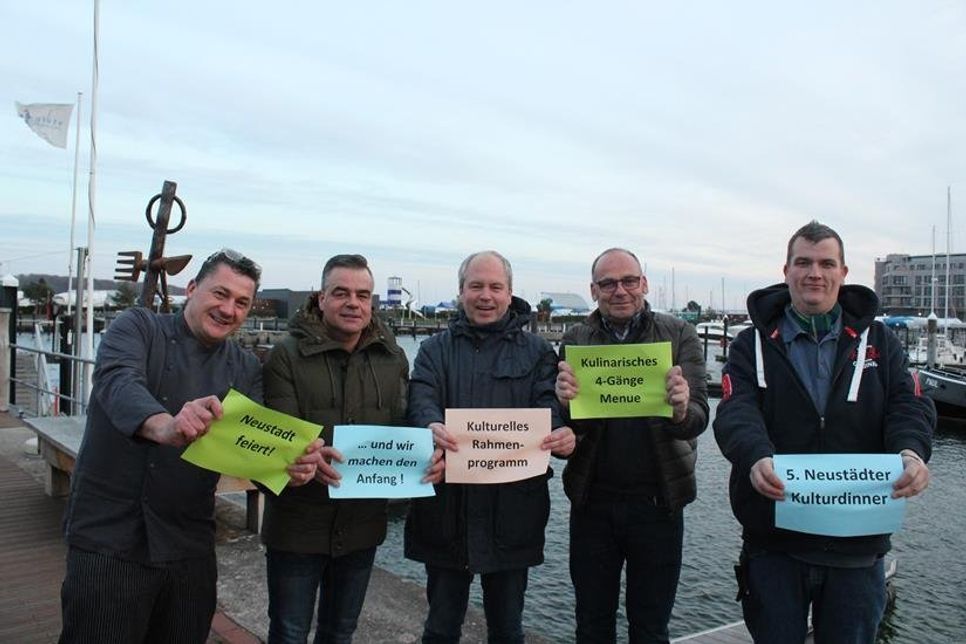 Organisationsteam und Köche: Peter Fallgatter, Richard Dippel, Mano Salokat, Frank Köppen und Dirk Sellin (v. lks.). Sie alle blicken dem Kulturdinner freudig entgegen.