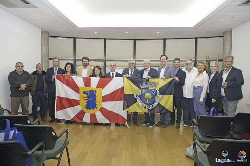 Die Delegationen von Lagoa und Scharbeutz in Portugal. (Foto: Kátia Viola/CM Lagoa)
