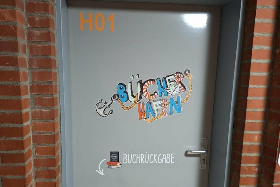 Der Eingangsbereich der Schulbücherei im neuen Design.