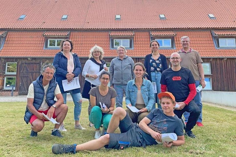 Die Eutiner Mischpoke freut sich, endlich wieder auf der Bühne zu stehen – und hat gleich zwei Samse dabei.