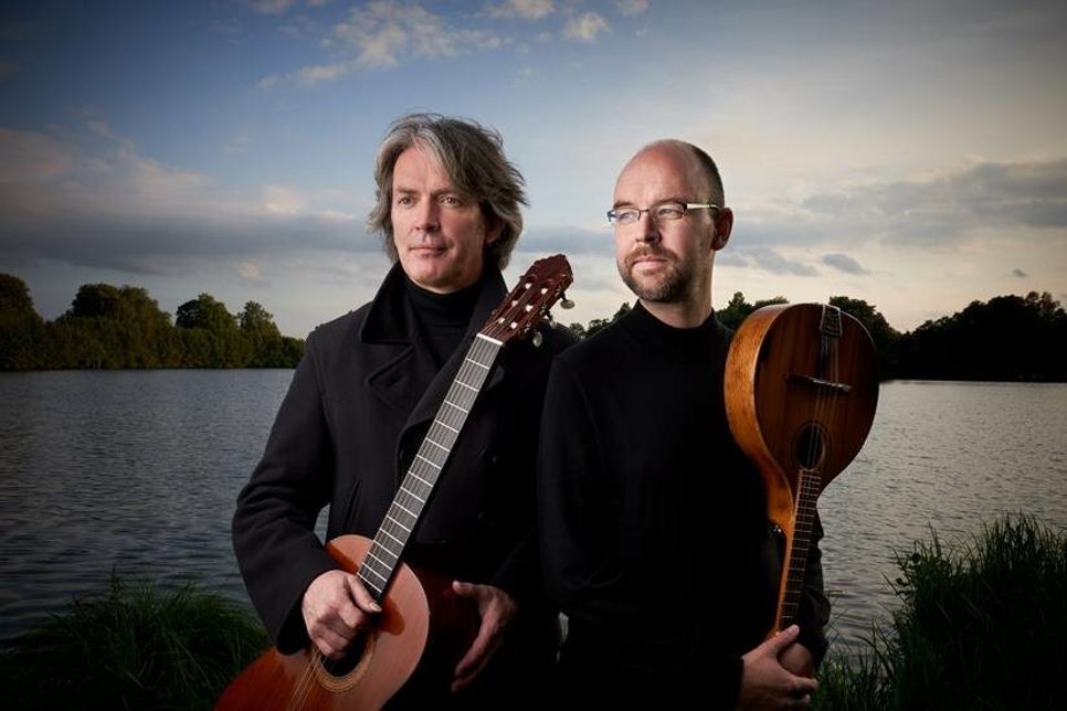 Gitarrist Jens-Uwe Popp (lks.) und Mandolinist Jochen Roß.