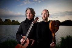 Gitarrist Jens-Uwe Popp (lks.) und Mandolinist Jochen Roß.