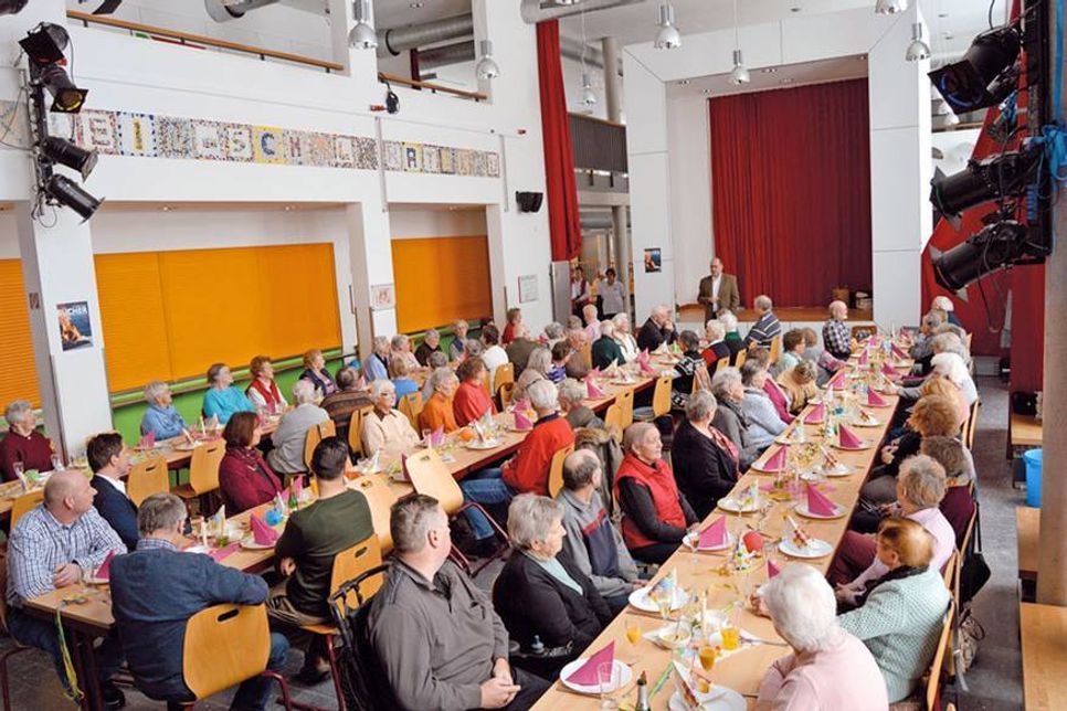Auch am vergangenen Sonntag war das „Essen für alleinstehende Senioren“ des DRK Ratekau-Sereetz wieder äußerst gut besucht. (Foto: Setje-Eilers)