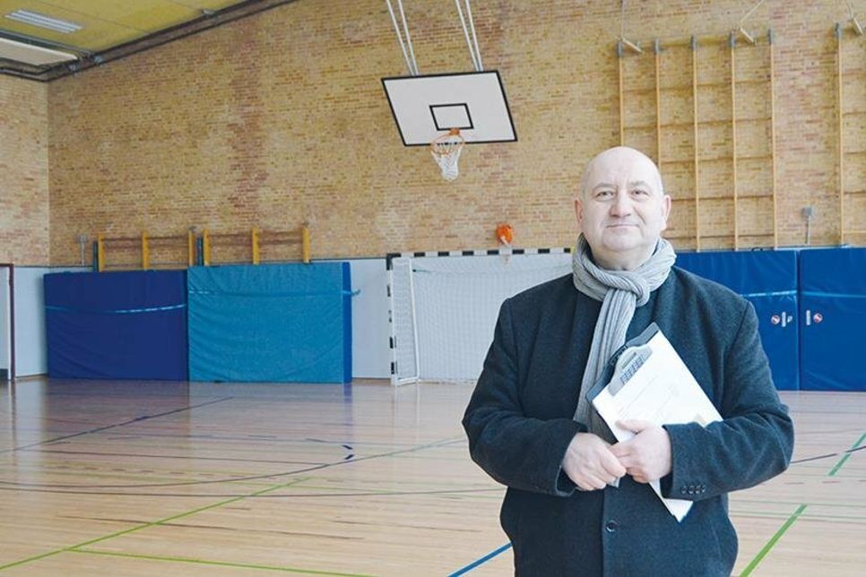 Bauamtsleiter Peter Mowka: „Bis auf die Grundmauern wird alles erneuert“.
